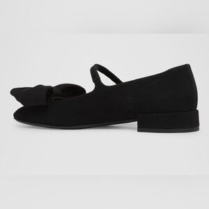 Valentino Garavani
Satin Bow Mary Jane Ballerina Flats $1,100